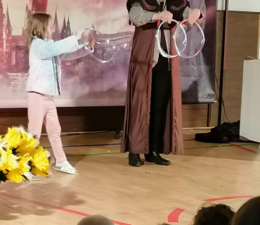 VYSTOUPENÍ KOUZELNÍKA