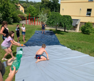 VODNÍ SKLUZAVKA