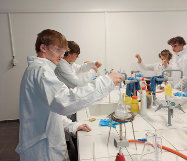 EXKURZE DO CHEMICKÉ LABORATOŘE