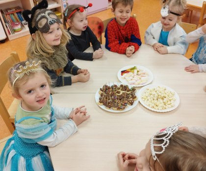 KARNEVAL V MŠ