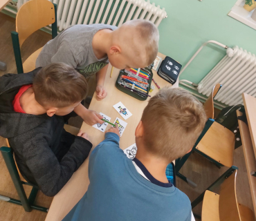 BAREVNÝ BĚHACÍ DIKTÁT VE 2. TŘÍDĚ