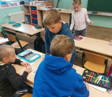 BAREVNÝ BĚHACÍ DIKTÁT VE 2. TŘÍDĚ