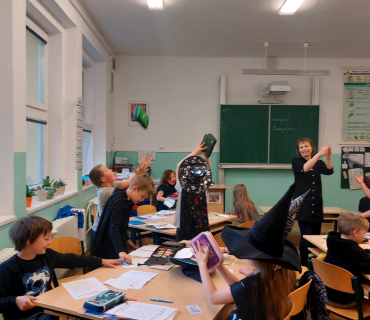 ČARODĚJNICE VE 2. TŘÍDĚ