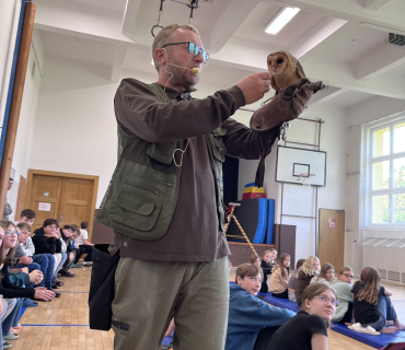 DRAVCI V TĚLOCVIČNĚ