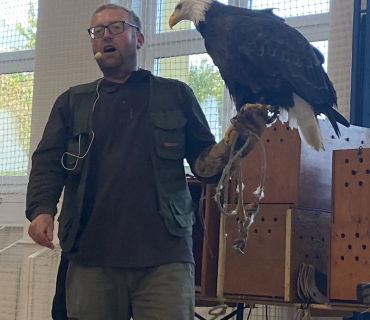 DRAVCI V TĚLOCVIČNĚ