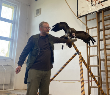 DRAVCI V TĚLOCVIČNĚ