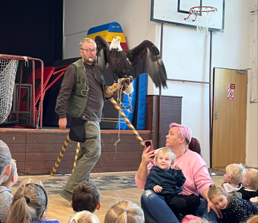 DRAVCI V TĚLOCVIČNĚ