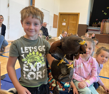 DRAVCI V TĚLOCVIČNĚ