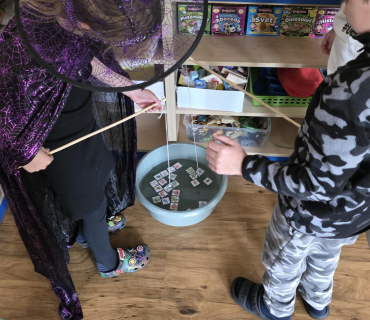 STRAŠIDÝLKA V DRUŽINĚ 2. TŘÍDY