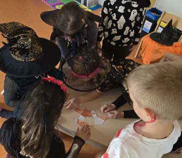 STRAŠIDELNÁ PÁRTY V DRUŽINĚ 1. TŘÍDY