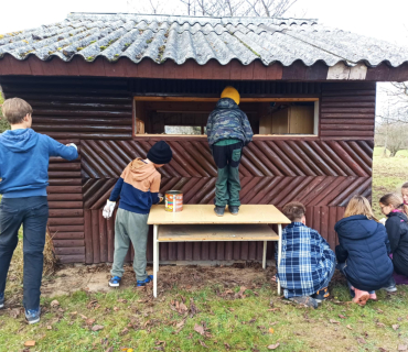 NATÍRÁNÍ VČELÍNU