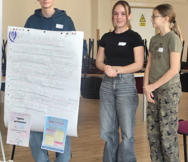 PARLAMENT VE DVOŘE KRÁLOVÉ