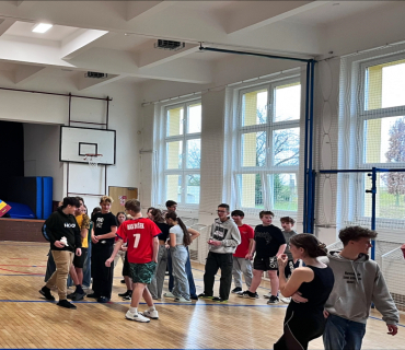 VÁNOČNÍ TURNAJ VE VYBÍJENÉ